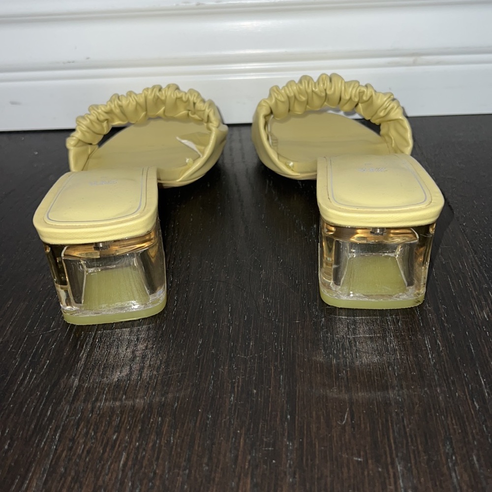 Zara Mini Heels - Picture 4 of 4